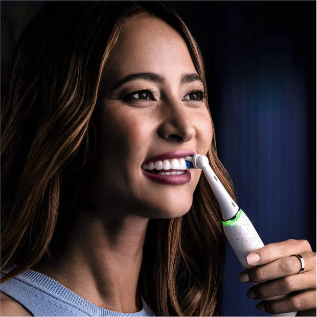 Braun Oral-B iO 10 Elektrische Tandenborstel Wit