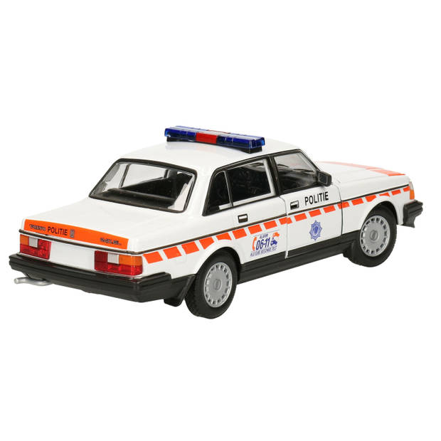 Modelauto/speelgoedauto Volvo 240GL politie 1986 schaal 1:24/20 x 7 x 6 cm - Speelgoed auto's