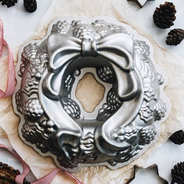 Nordic Ware - Tulband Bakvorm "Holiday Wreath Bundt Pan" - Nordic Ware Sparkling Silver Holiday