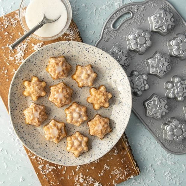 Nordic Ware - Bakvorm "Frosty Flakes Cakelet Pan" - Nordic Ware Sparkling Silver Holiday