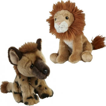 Knuffeldieren set leeuw en hyena pluche knuffels 18 cm - Knuffeldier