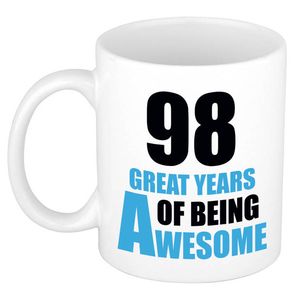 98 great years of being awesome cadeau mok / beker wit en blauw - verjaardagscadeau 98 jaar - feest mokken