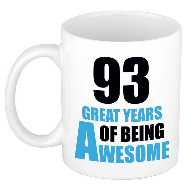 93 great years of being awesome cadeau mok / beker wit en blauw - verjaardagscadeau 93 jaar - feest mokken