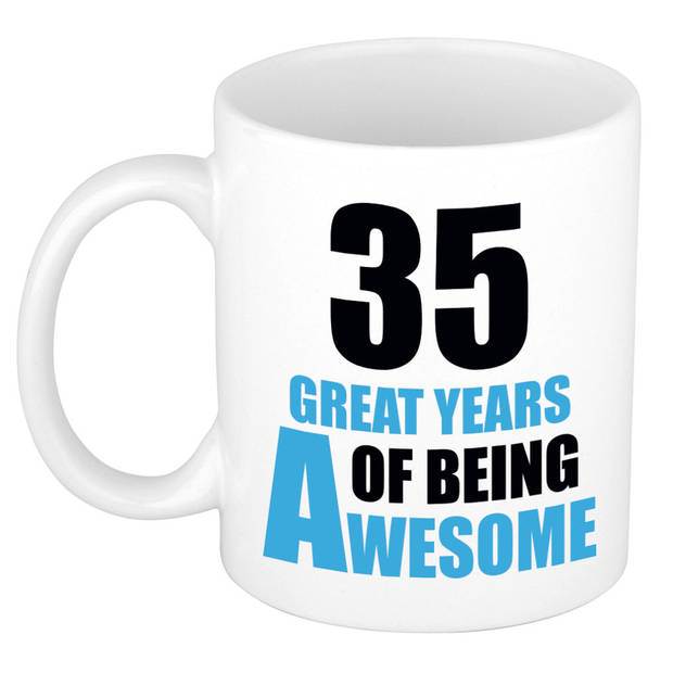 35 great years of being awesome cadeau mok / beker wit en blauw - verjaardagscadeau 35 jaar - feest mokken