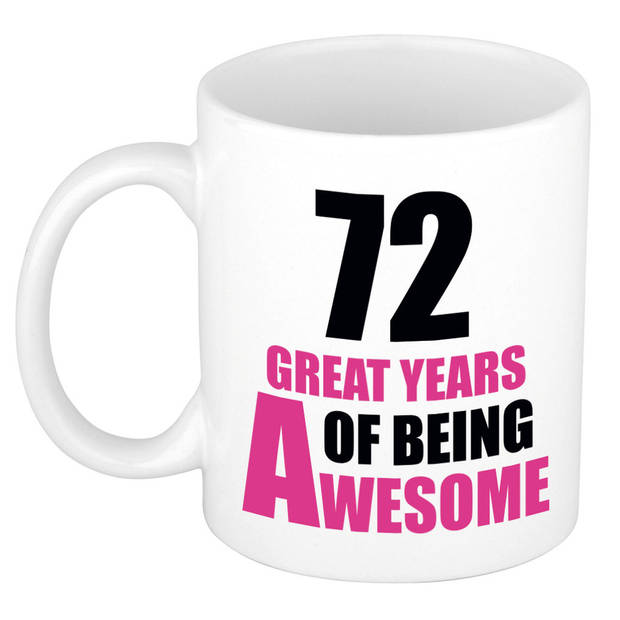 72 great years of being awesome cadeau mok / beker wit en roze - verjaardagscadeau 72 jaar - feest mokken