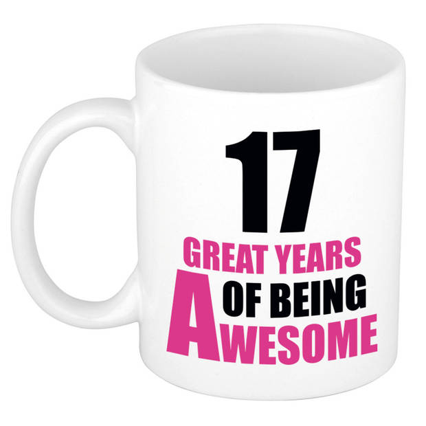 17 great years of being awesome cadeau mok / beker wit en roze - verjaardagscadeau 17 jaar - feest mokken