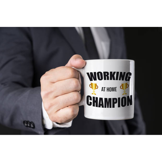 Personeel / collega cadeau mok / beker voor thuiswerker / working at home champion - feest mokken