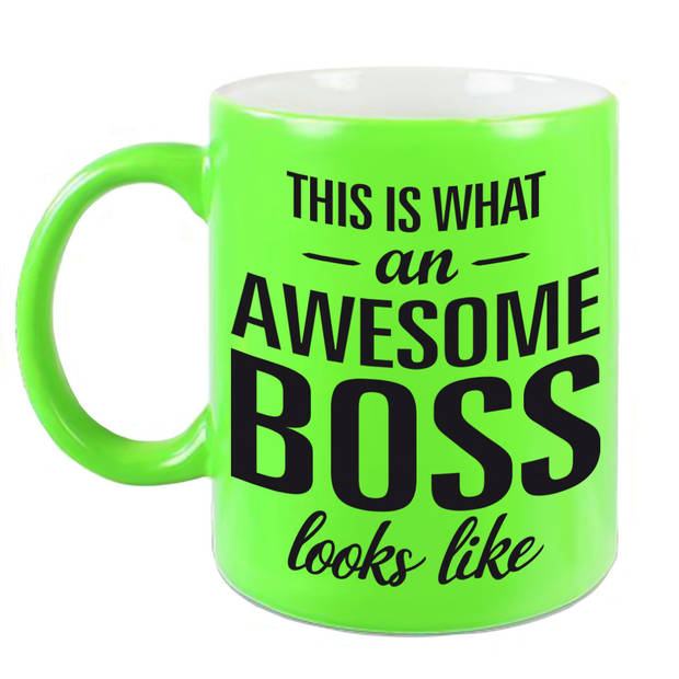 Awesome boss fluor groene cadeau mok / beker voor werkgever 330 ml - feest mokken