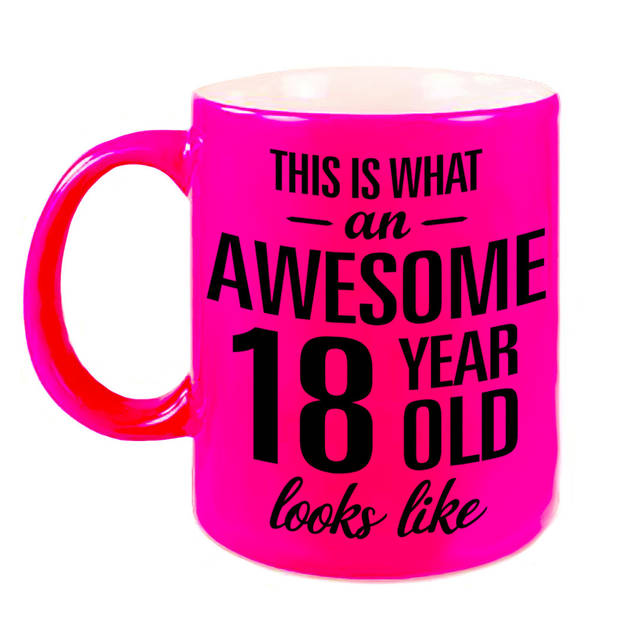 Fluor roze Awesome 18 year cadeau mok / verjaardag beker 330 ml - feest mokken