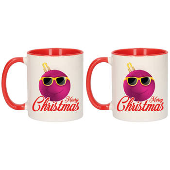 Set van 2x stuks kerstcadeau mokken / bekers rood Merry Christmas roze smiley kerstbal 300 ml - Bekers