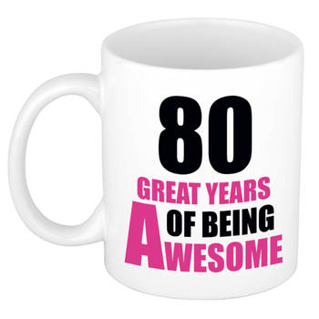80 great years of being awesome cadeau mok / beker wit en roze - verjaardagscadeau 80 jaar - feest mokken