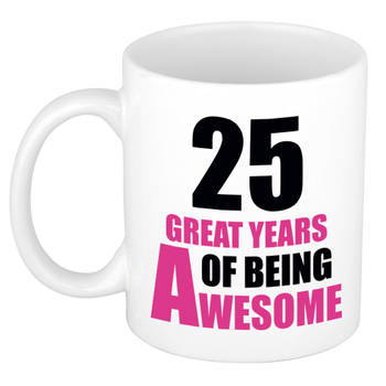 25 great years of being awesome cadeau mok / beker wit en roze - verjaardagscadeau 25 jaar - feest mokken