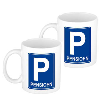 2x stuks met pensioen cadeau mok wit / blauw 300 ml - feest mokken