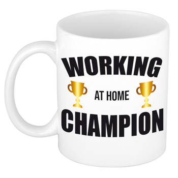 Personeel / collega cadeau mok / beker voor thuiswerker / working at home champion - feest mokken