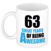 63 great years of being awesome cadeau mok / beker wit en blauw - verjaardagscadeau 63 jaar - feest mokken