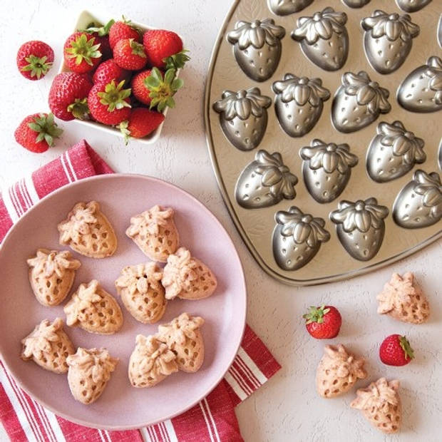 Nordic Ware - Bakvorm "Strawberry Patch Bites Pan" - Nordic Ware Spring & Summer Toffee