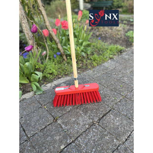 Synx Tools Bezem Nylon Straatbezem - 30 cm - Rode kap - Kunststof vezel - Buitenbezem - Schoonmaakartikelen - met steel