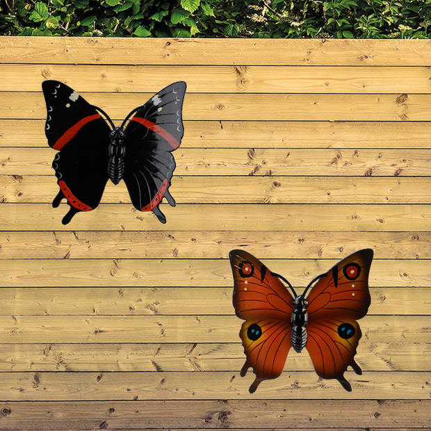 Tuin/schutting decoratie vlinder - kunststof - oranje - 24 x 24 cm - Tuinbeelden