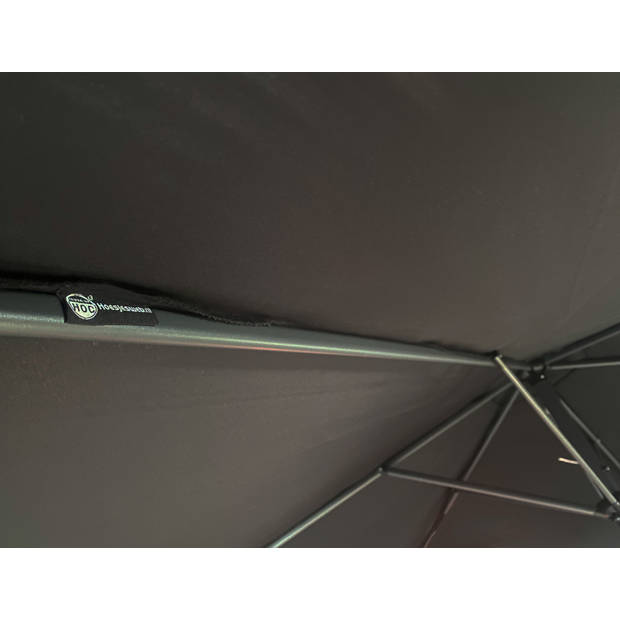 CUHOC Parasol Zwart COMBI - Zwarte Parasol met voet en hoes (zwaar en verrijdbaar)