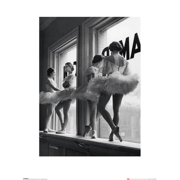Kunstdruk Time Life Ballerinas in Window 60x80cm