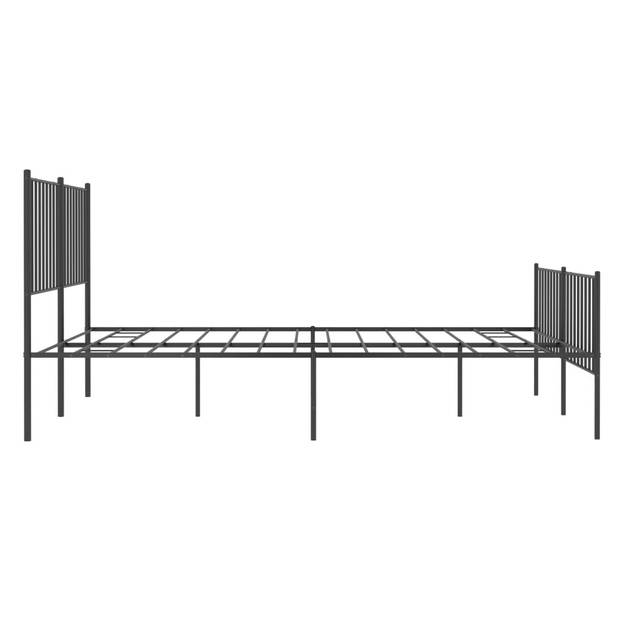 vidaXL Bedframe met hoofd- en voeteneinde metaal zwart 135x190 cm