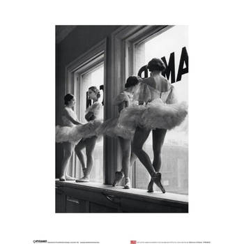 Kunstdruk Time Life Ballerinas in Window 30x40cm