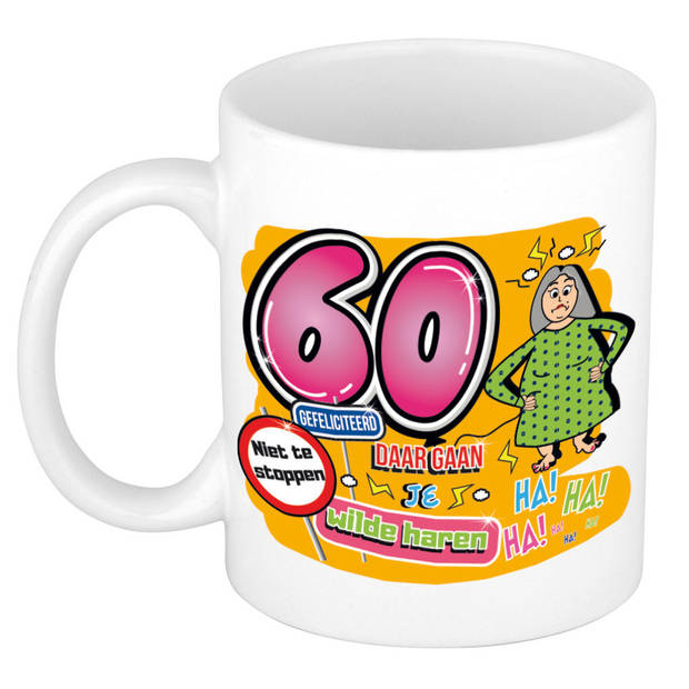 Bellatio Decorations cadeau mok 60 jaar - daar gaan je wilde haren - keramiek - 300 ml - feest mokken