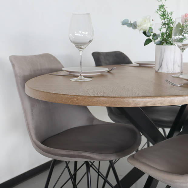 Eettafel ovaal visgraat 160cm Obie bruin ovale tafel