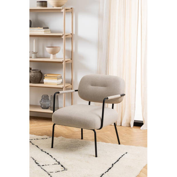 Dilop fauteuil med armleuningen beige.