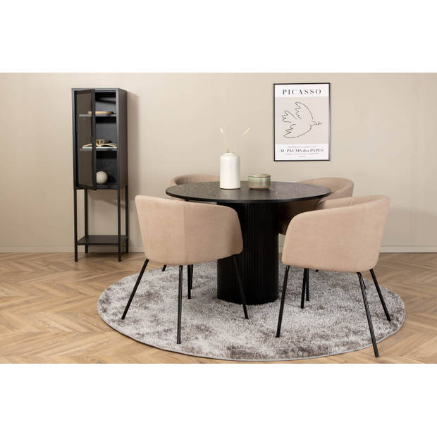 BiancaROBL eethoek eetkamertafel zwart en 4 Berit eetkamerstal beige.