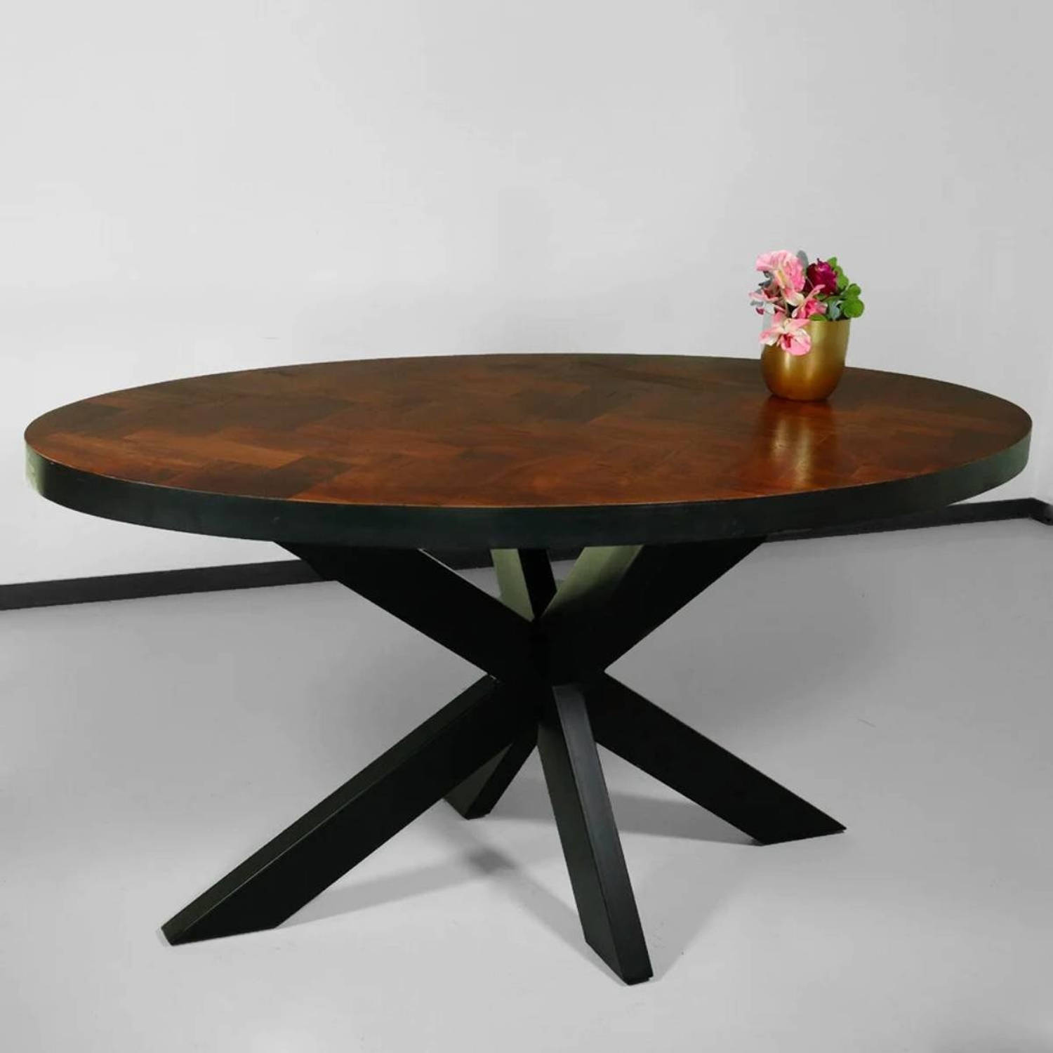 Eettafel ovaal mangohout visgraat 160x90cm Liv bruin ovale industriële tafel duurzaam mango eetkamer