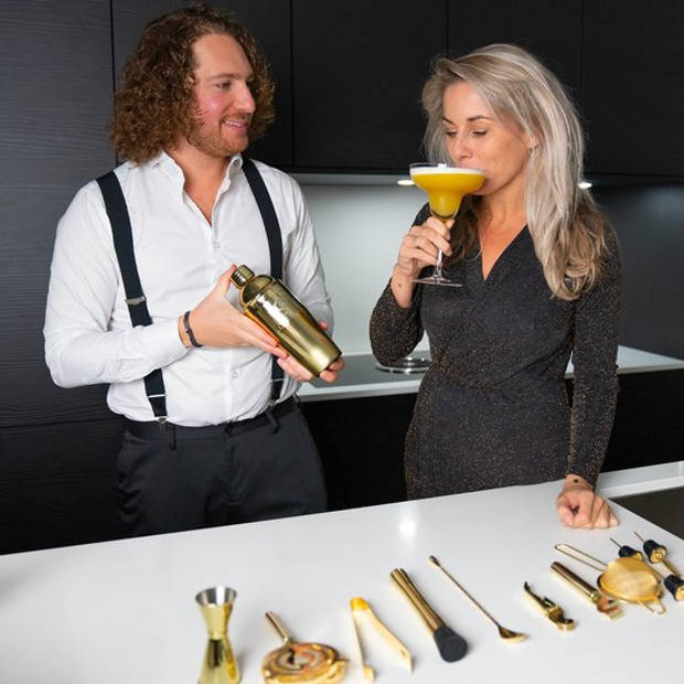 Infinity Goods Cocktailset - Gouden Cocktail Shaker Set van 15 Stuks - Luxe Geschenkdoos - Inclusief Recepten -