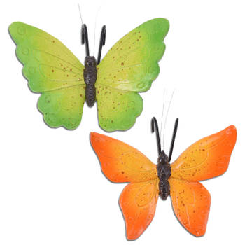 Tuindecoratie bloempothanger vlinder - set 2x - groen/oranje - kunststeen - 13 x 10 cm - Tuinbeelden