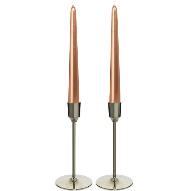 Kandelaars 2x aluminium zilver 20 cm met 12x rose gouden dinerkaarsen - kaars kandelaars