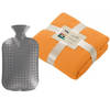 Fleece deken/plaid - oranje - 130 x 170 cm - kruik - 2 liter - Plaids