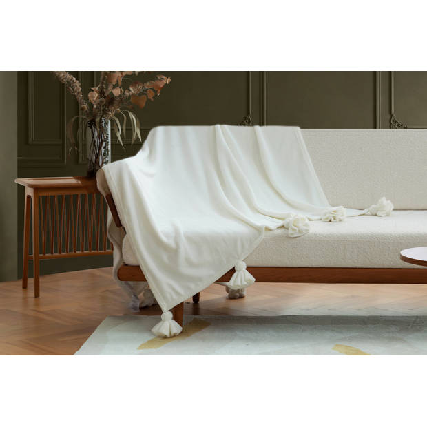 Amelie Home - Milky Powder Pluche Deken Met Kwastjes - Créme - 150x200 cm