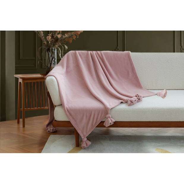 Amelie Home - Milky Powder Pluche Deken Met Kwastjes - Oud roze - 130x150 cm