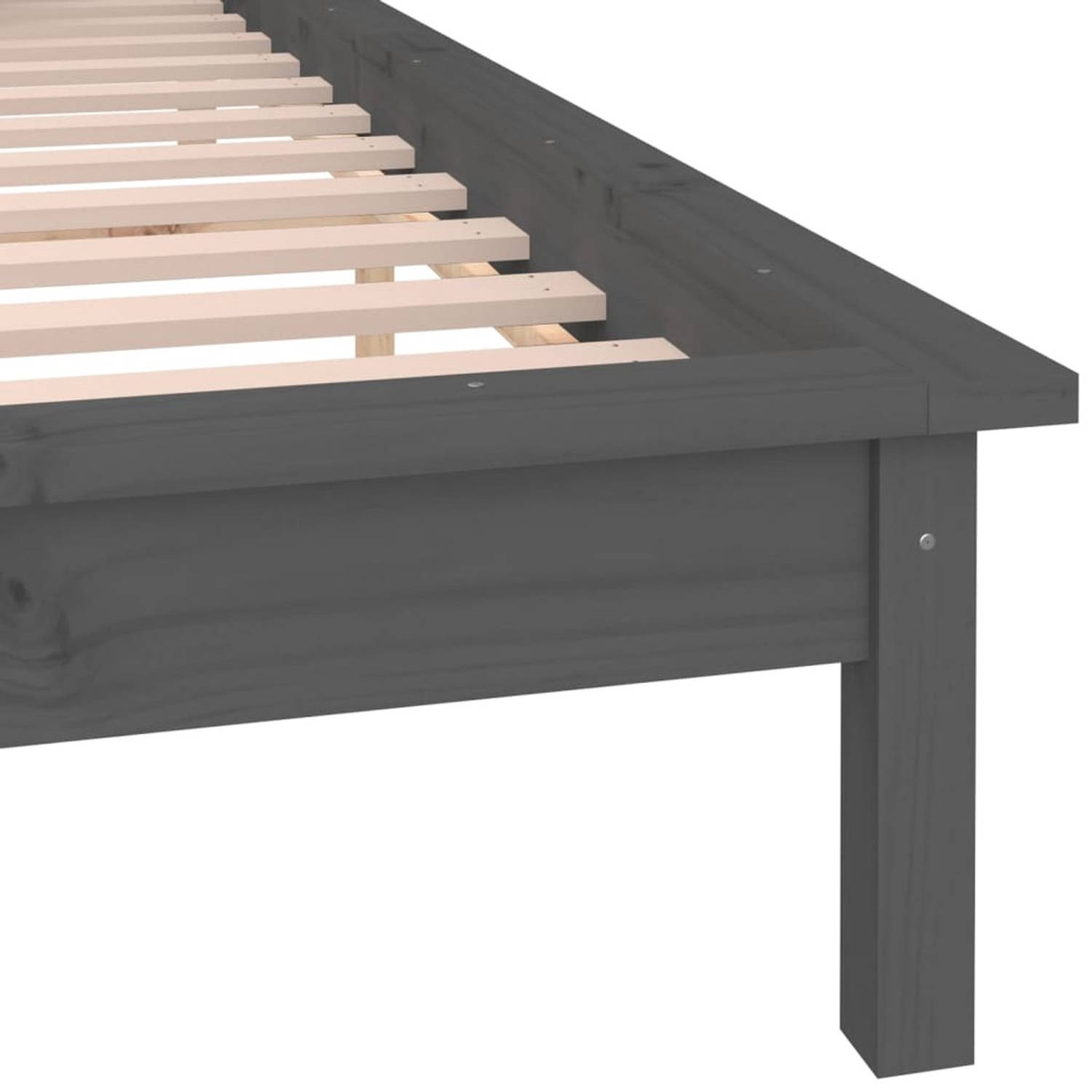 The Living Store Bedframe LED massief hout grijs 140x200 cm - Bed