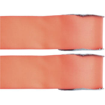 2x Koraal roze satijnlint rollen 2,5 cm x 25 meter cadeaulint verpakkingsmateriaal - Cadeaulinten