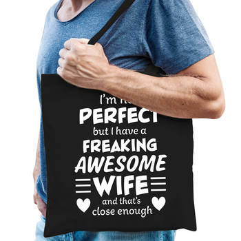 Frreaking awesome wife / vrouw kado tas zwart voor heren - Feest Boodschappentassen