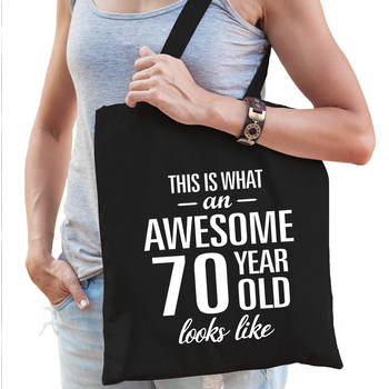 Awesome 70 year / 70 jaar cadeau tas zwart voor dames - Feest Boodschappentassen