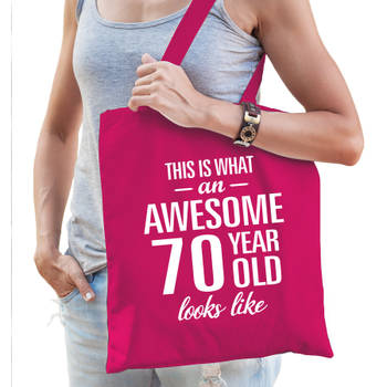 Awesome 70 year / 70 jaar cadeau tas roze voor dames - Feest Boodschappentassen