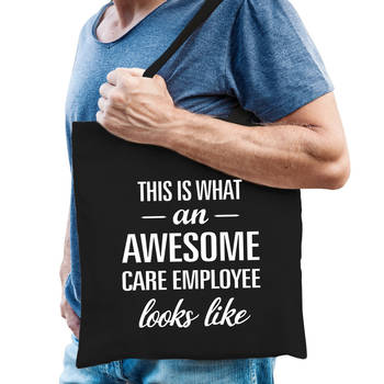 Awesome care employee/ zorgpersoneel cadeau tas zwart voor heren - Feest Boodschappentassen