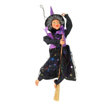 Creation decoratie heksen pop - vliegend op bezem - 40 cm - zwart/paars - Halloween versiering - Halloween poppen