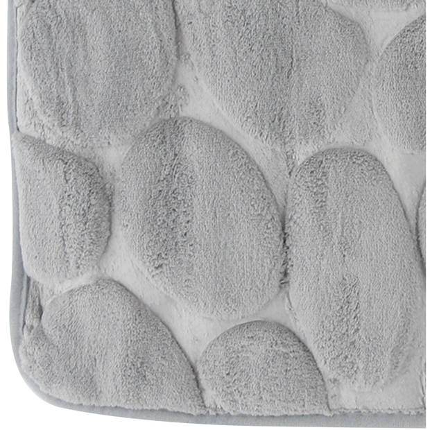 Badkamerkleedje/badmat tapijt - kiezel motief - vloermat - grijs - 50 x 80 cm - laagpolig - Badmatjes