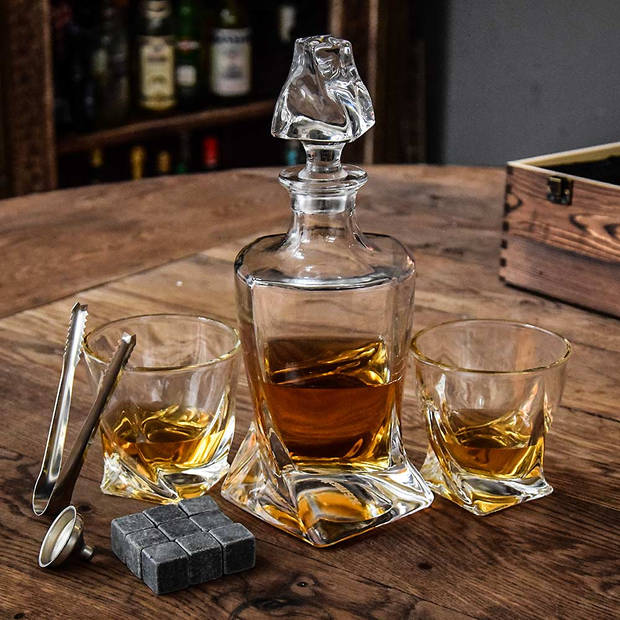 Twisted Whiskey Decanter - Complete Whisky Set Incl. Glazen en Stones - Inhoud 1L - Design Decanter - Whiskey Karaf -