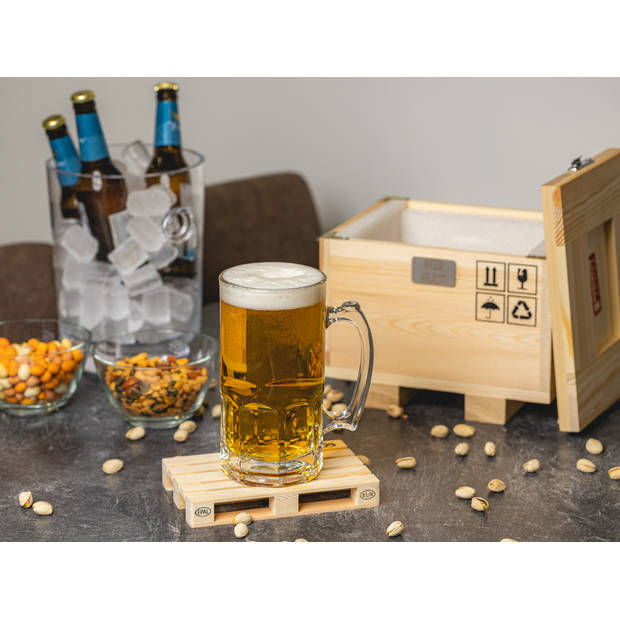 Labyrinth® - MEGA Bierglas in houten kist (27x21x21 cm) met houten onderzetter - 1 liter bierpul - Bier cadeauset