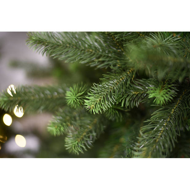 Kentucky kunstkerstboom - 213 cm - groen - Ø 135 cm - 1.894 tips - houten voet