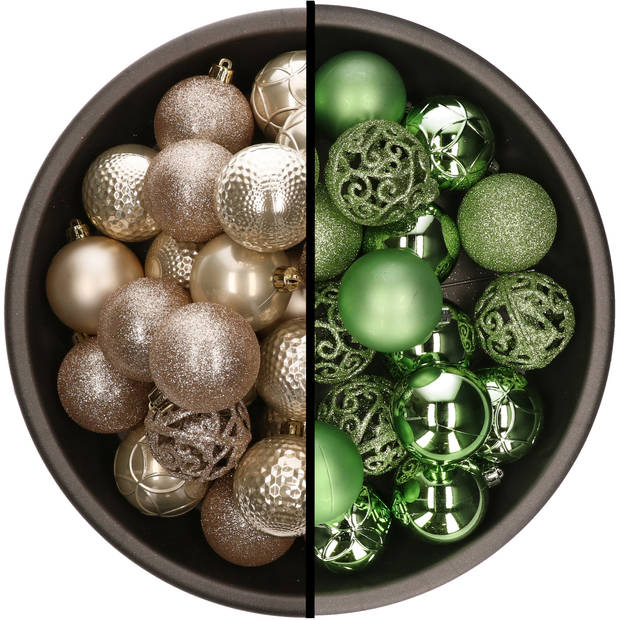 Kunststof kerstballen 74x stuks champagne en groen 6 cm - Kerstbal