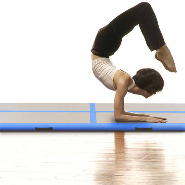 The Living Store Gymnastiekmat met pomp opblaasbaar 600x100x10 cm PVC blauw - Yogamat